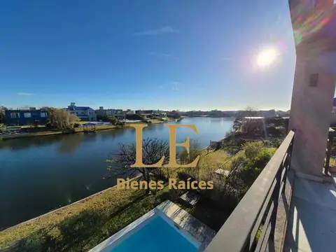 Casa 6 ambientes con 5 baños