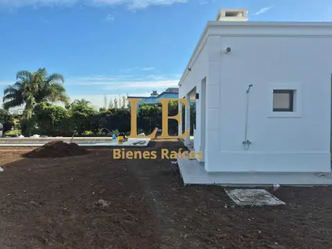 Casa en Venta con 5 cocheras