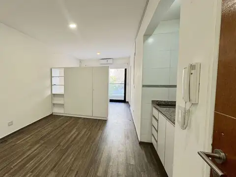 Humberto 1 2200, Piso 1