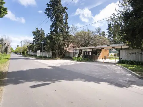 20 entre 481 y 483, City Bell Chico