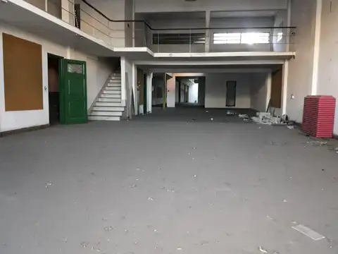 LOCAL ¡POTENCIAL COMERCIAL ABSOLUTO SOBRE LA AVENIDA MÁS IMPORTANTE DE ZONA SUR!