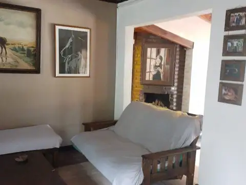 Casa 3 dormitorios, pileta y gran jardín, Victoria