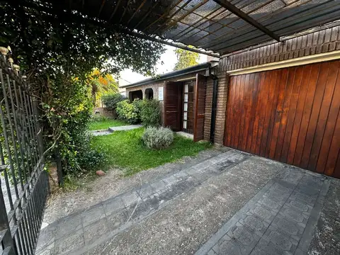 Casa 5 ambientes con 2 baños