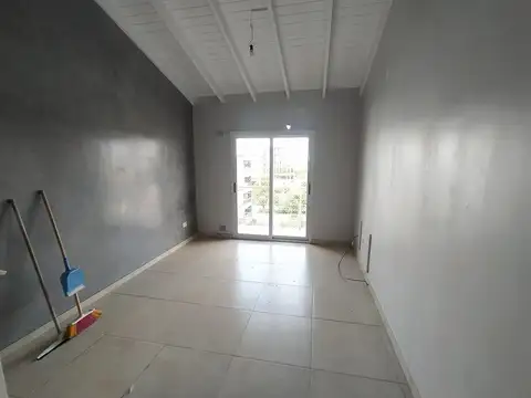 Departamento en Venta en Jose Leon Suarez, USD 85.000