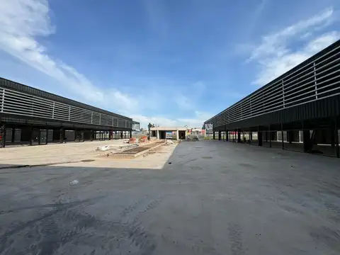 Local Comercial de 1109 m² en Complejo a Estrenar c/ Estacionamiento propio - Francisco Alvarez