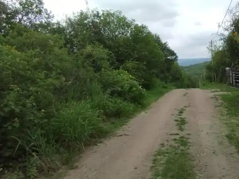 VENDO CASA CON GRAN TERRENO EN LA GRANJA