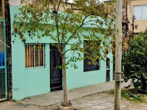 CASA + 2 DEPARTAMENTOS EN VENTA BLOQUE TEMPERLEY