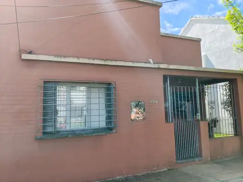 CASA EN MUY BUENA UBICACION
