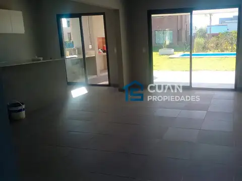 Casa en Venta en El Canton - Norte, USD 245.000