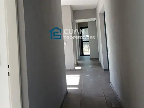 Casa 5 ambientes con 3 baños