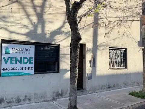 Departamento tipo casa en planta baja, 2 ambientes al frente con patio, Liniers.