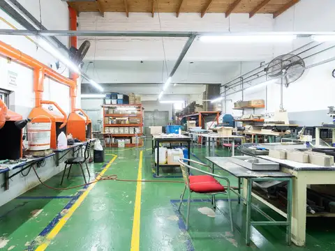 VENTA GALPON 2 PLANTAS C/ MONTACARGA QUILMES OESTE