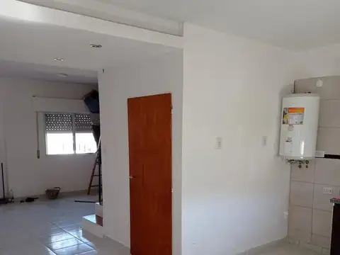 Casa 5 ambientes con 1 baño