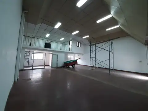 Local en Alquiler Via Púb.