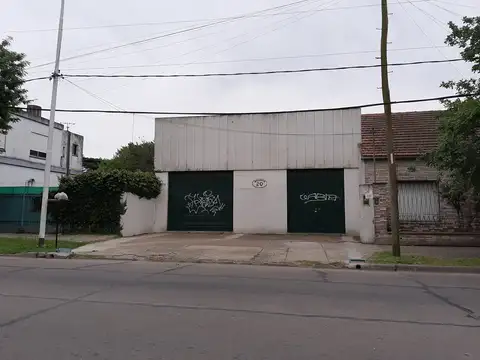 ALQUILO AMPLIO LOCAL COMERCIAL CON OFICINA!! APTO DIVERSOS RUBROS!!