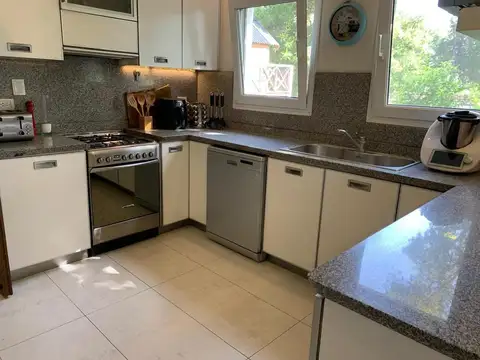 Casa en Venta con 7 cocheras