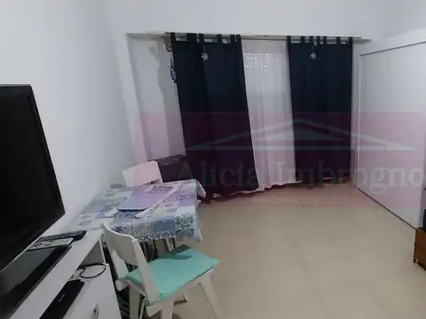 Venta Monoambiente al frente con balcón en Miramar
