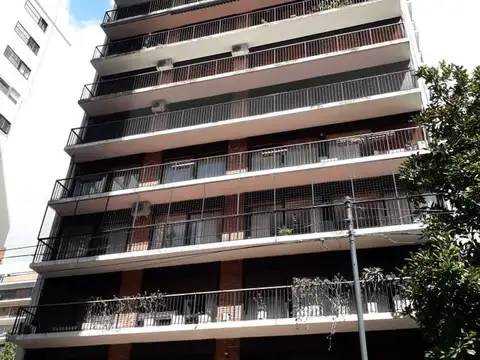 Piso 4 ambientes cochera Amoblado - Belgrano