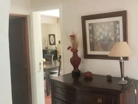 Casa 5 ambientes con 4 baños