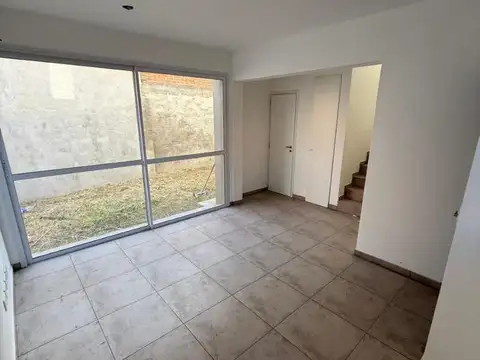 Casa 2 ambientes con 2 baños