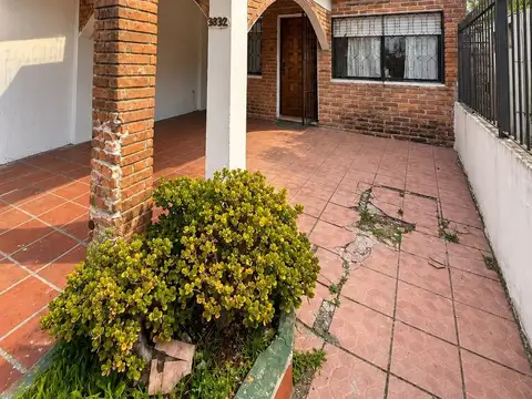 Casa en venta c/ cochera en Malvin Norte