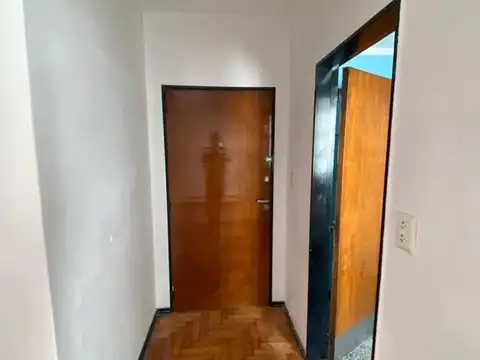 Av Acoyte 197 , Piso 6
