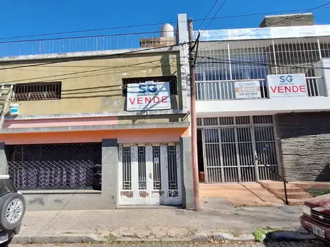 GRAN LOCAL EN VENTA en ZONA SUR de Rosario, con patio, cochera, 2 baños y oficinas.