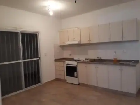 Depto Tipo Casa en Alquiler de 3 ambientes