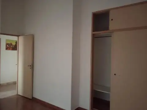 Depto Tipo Casa en Alquiler en Moron Sur, $ 840.000