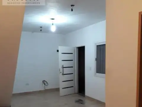Depto Tipo Casa en Alquiler de 2 dormitorios