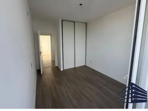 DEPARTAMENTO 2 AMBIENTES CON VESTIDOR Y BALCÓN - GENERAL SAN MARTÍN