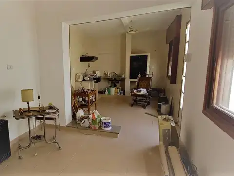 Casa 3 dorm y cochera - Zona 64 y 11