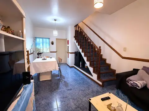 Depto Tipo Casa en Venta de 3 ambientes