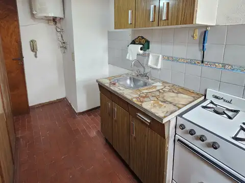 Monoambiente con cocina separada en alquiler en Wilde Centro