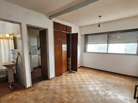 Monoambiente con cocina separada en alquiler en Wilde Centro