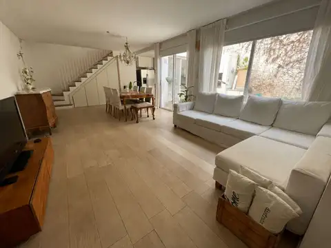 Depto Tipo Casa 5 ambientes con 3 baños