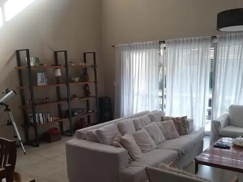 Casa en Alquiler de 3 dormitorios