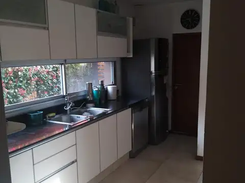 Casa 4 ambientes con 4 baños