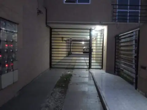 VENTA DEPARTAMENTO 2 AMB CASEROS APTO CREDITO