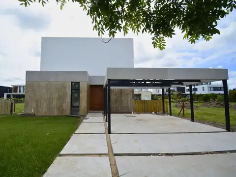 Avenida de los Lagos 1600