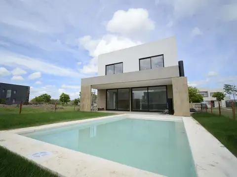 VENTA CASA 4 AMBIENTES - ARAUCARIAS - PUERTOS - A ESTRENAR!