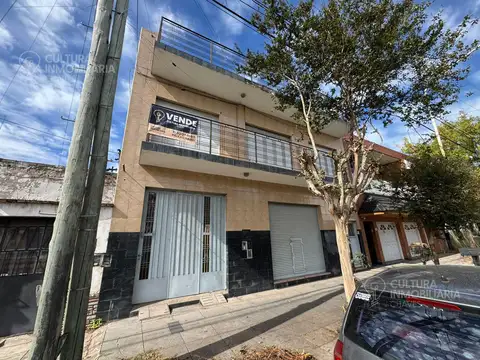 Casa 5 ambientes con 2 baños