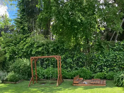 Casa 5 ambientes con 3 baños