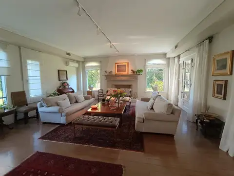 Casa 6 ambientes con 6 baños