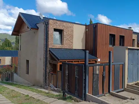 Depto Tipo Casa en Alquiler de 4 ambientes