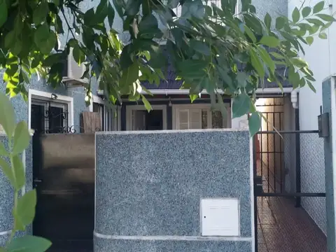 VENTA PH  3 AMB- LANUS OESTE.