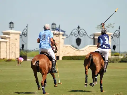 Terreno en Venta de 893,0 m2