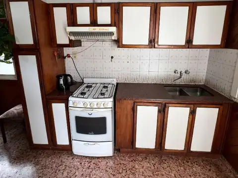 Joaquin V Gonzalez 300