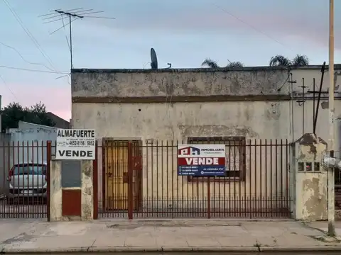 Venta de 4 viviendas c/cochera y espacio libre sobre amplio