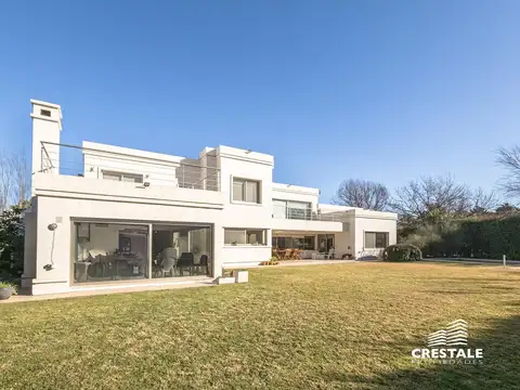 Casa en Venta con 4 cocheras